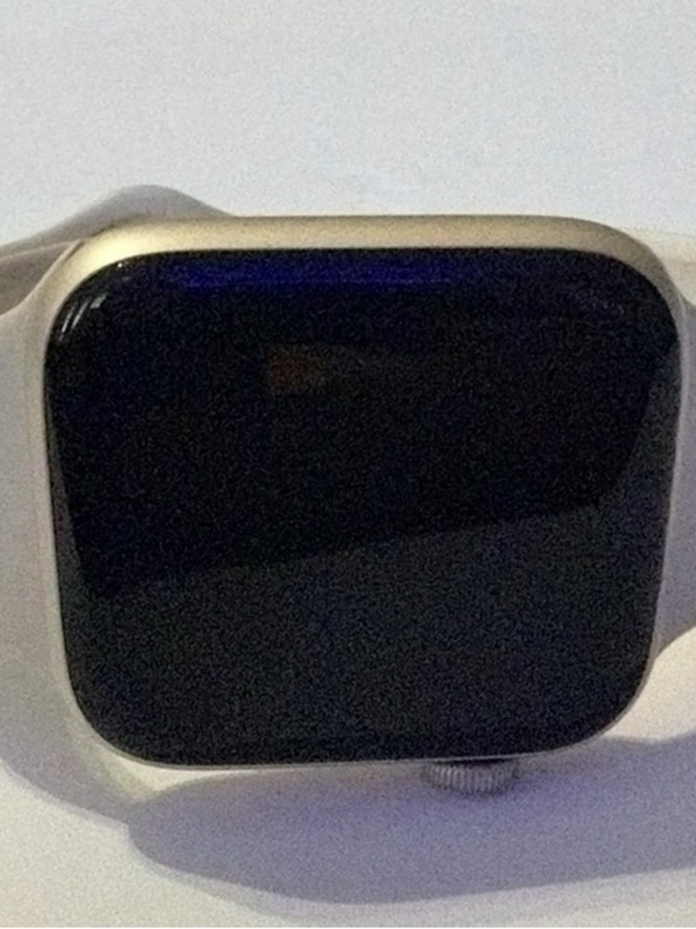 Apple Watch SE 2nd edition. 44mm in silver.
